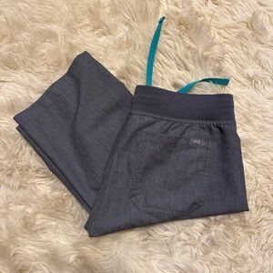 EUC Women’s XS/P Figs Livingston in Graphite - Custom Hemmed